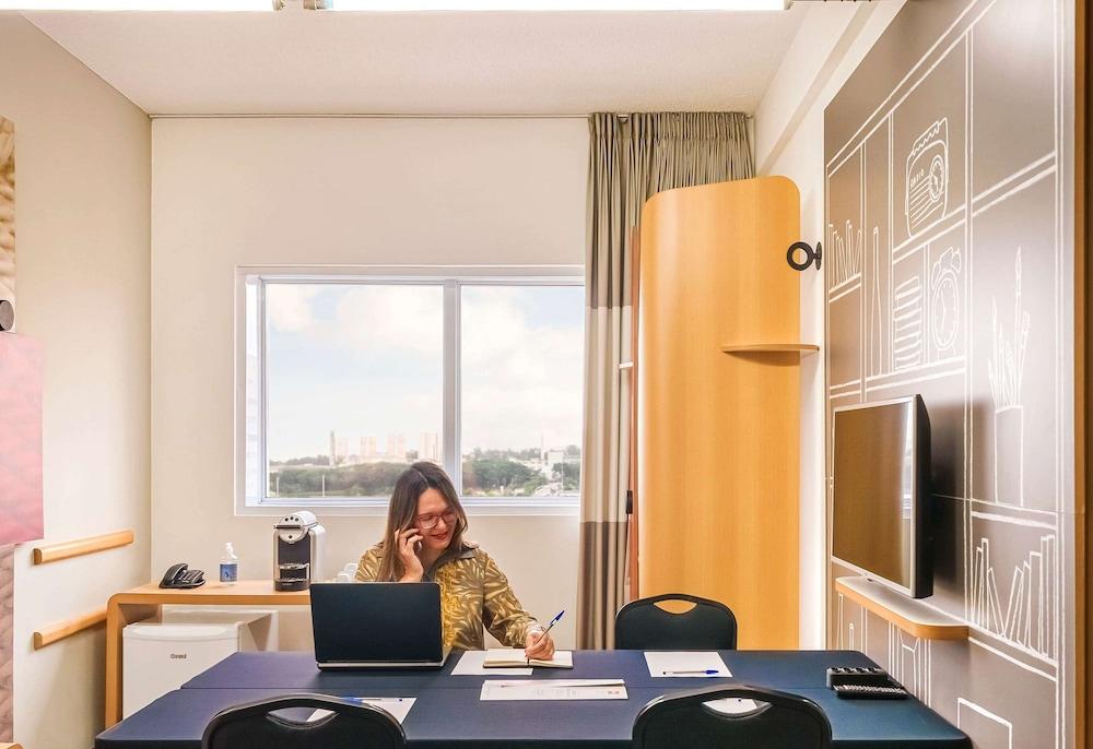 Отель Ibis Styles Curitiba Centro Civico Экстерьер фото