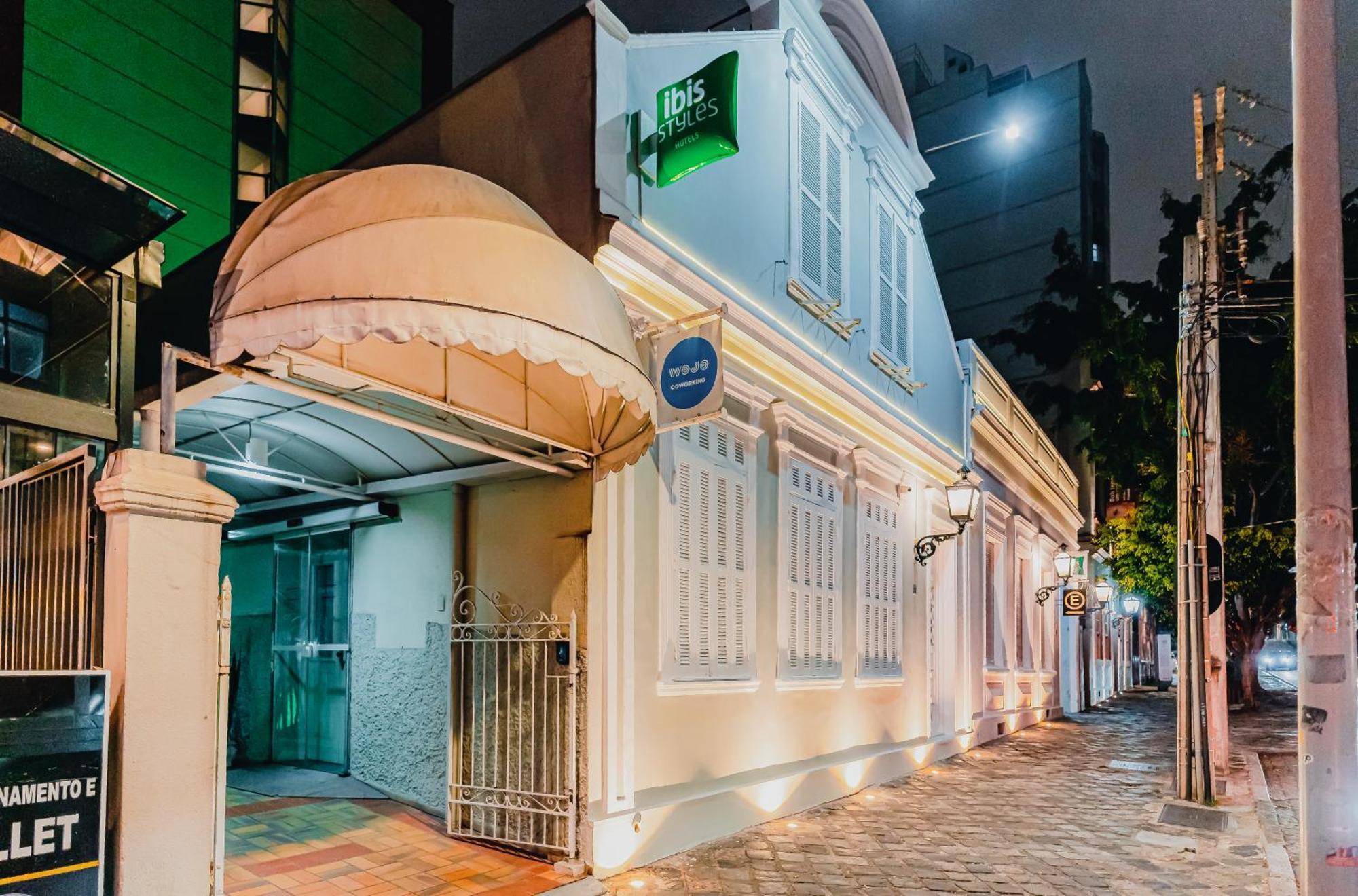 Отель Ibis Styles Curitiba Centro Civico Экстерьер фото