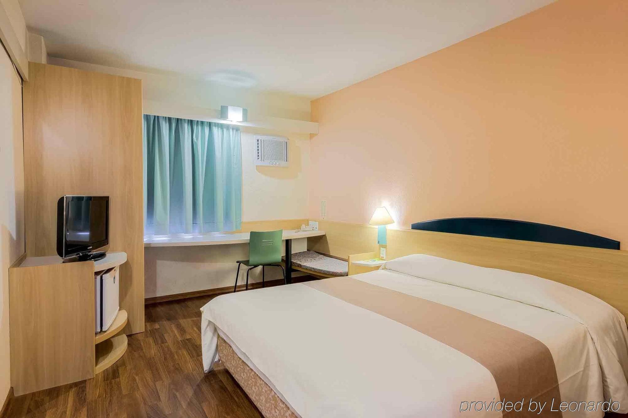 Отель Ibis Styles Curitiba Centro Civico Экстерьер фото